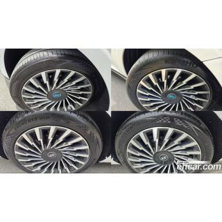 977015