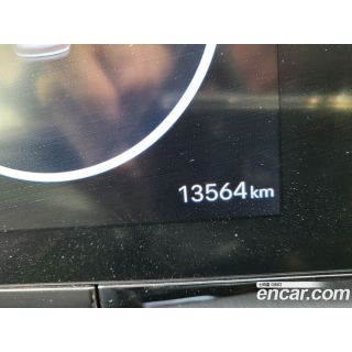 735982