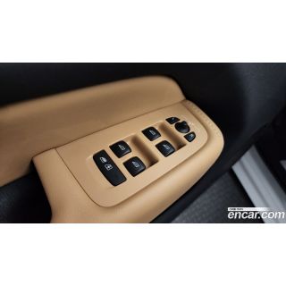 687377