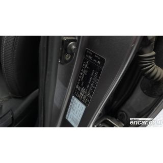 822562