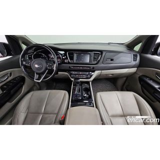 903686
