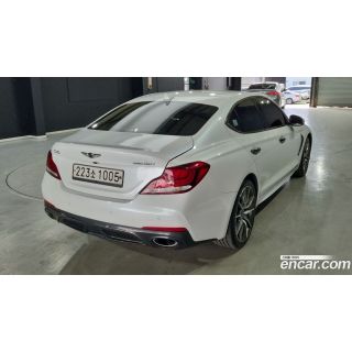 988972