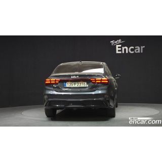 305821