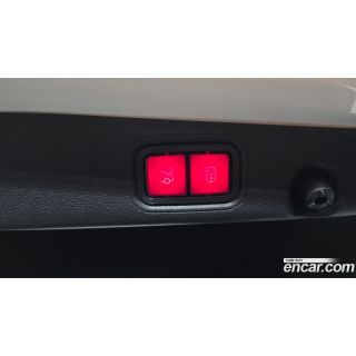 911359