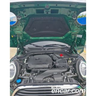 831933
