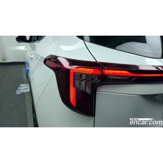 930300