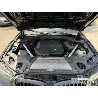 972541
