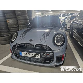 913679