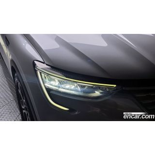 636841