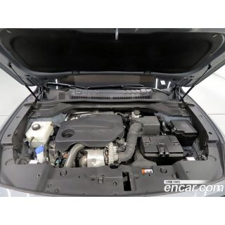 822734