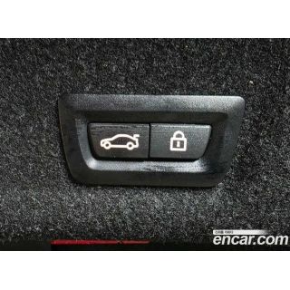 563552