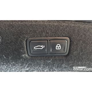 443921