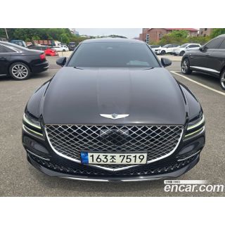 703810