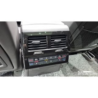 896930