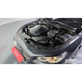 811647