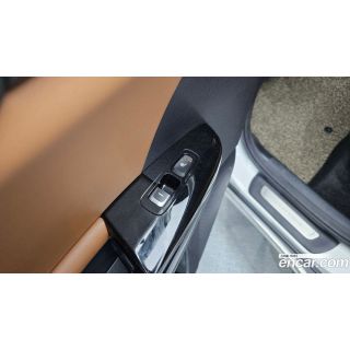 527963