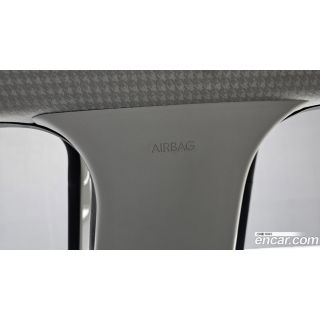 913581