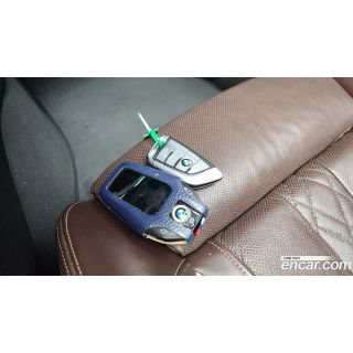 979546