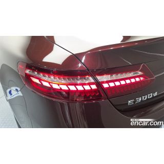 993606