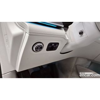 374467