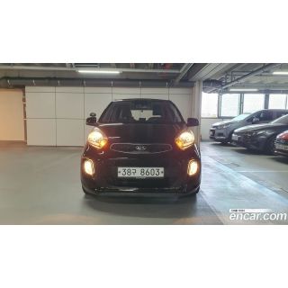748352