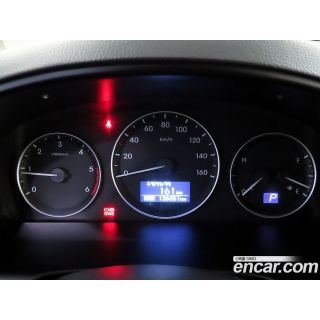 717943