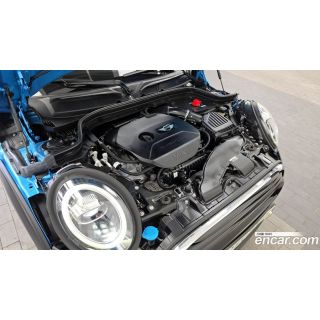 285568