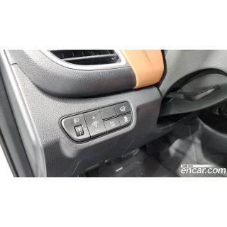 897779