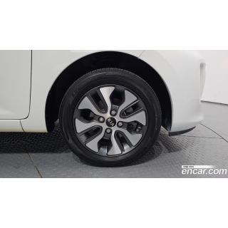 545737