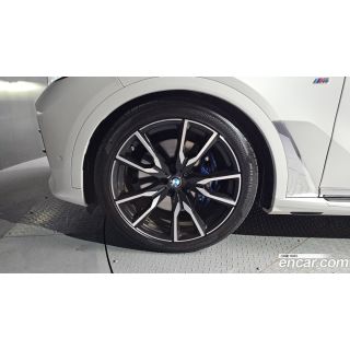 976574