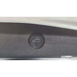 228043