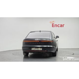 973306