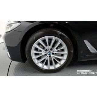 972952