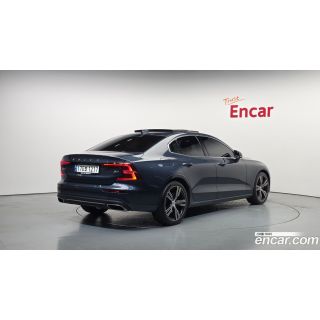 915301