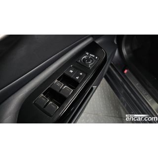 558493