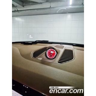 569722