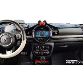 892760
