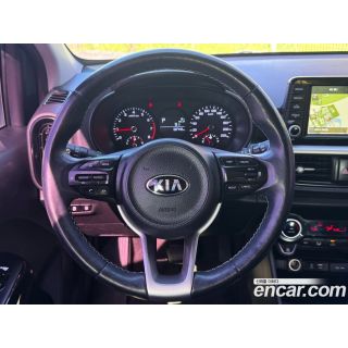 875272