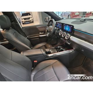 534121