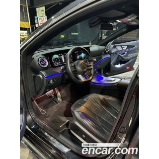 767982