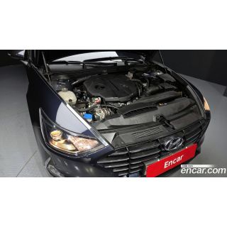 688907