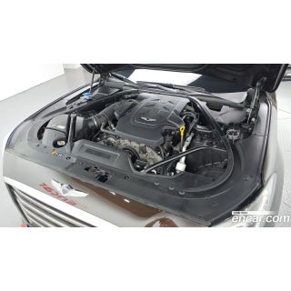 573825