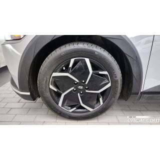 566833