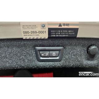 977561