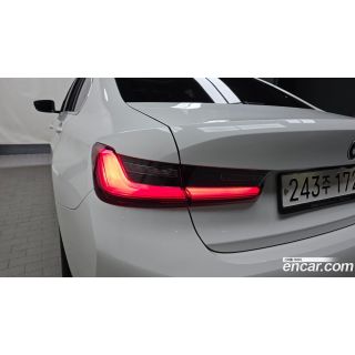 930980