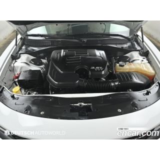743879