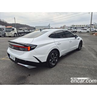895299