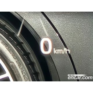608235