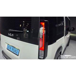 422833