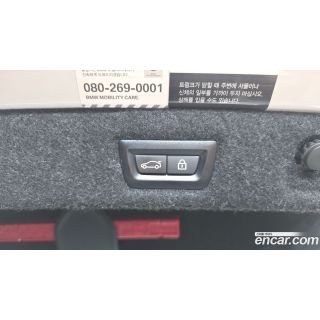 887942